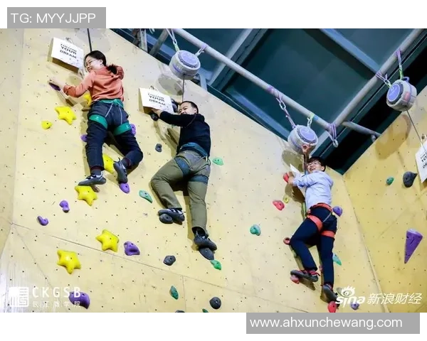 李伟的攀岩人生：从初学者到顶尖选手的心路历程与挑战